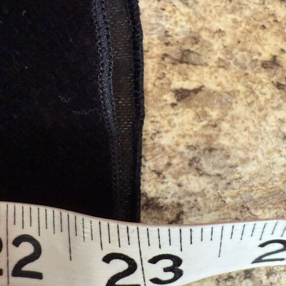 Elegant Black Long Sleeve Fitted Blouse - Picture 7 of 9